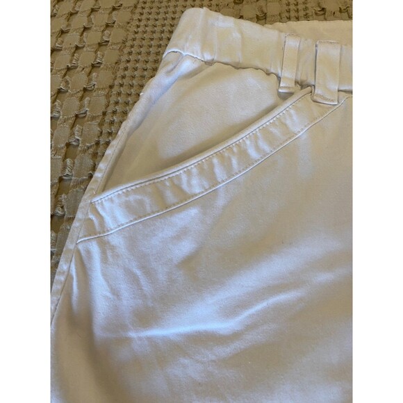 Cato Women’s Activewear White Capris Pants Size 8 With Elastic Waist & Pockets - Picture 4 of 9